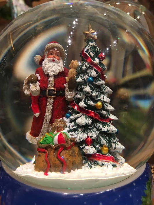 Santa Snowglobe