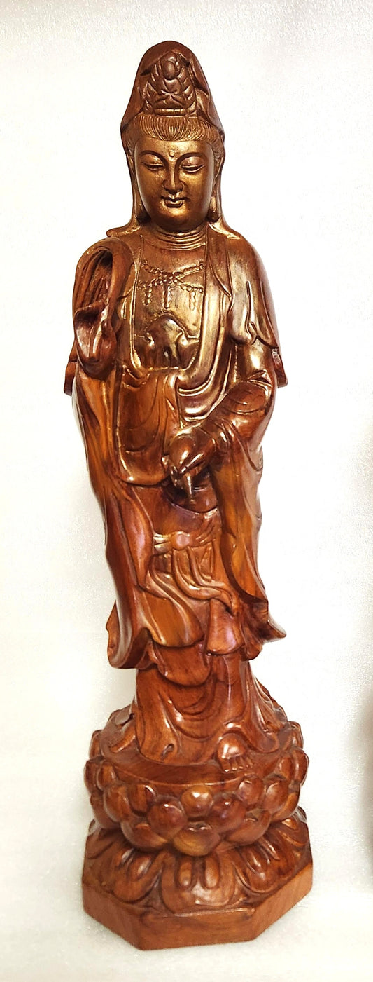 Kwan Yin pour water